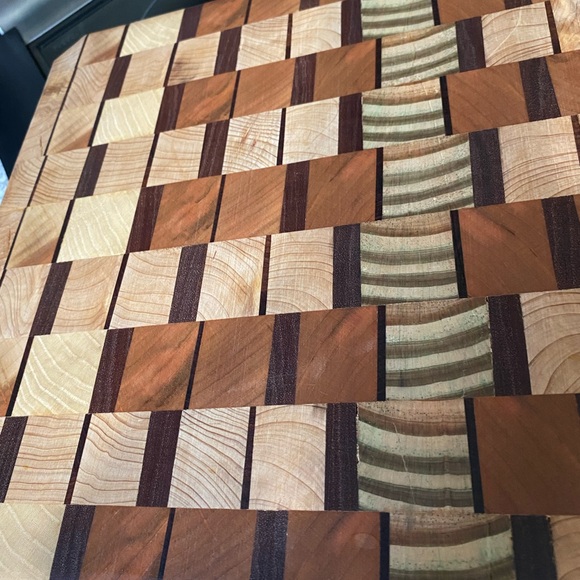 NWTO Cutting Board - Custom made end-grain - Picture 3 of 6